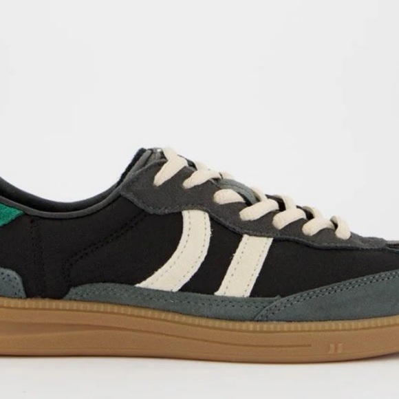 Coolway brand Baresi sneaker in Ash-Black colorway with green accents - Picture 4 of 4